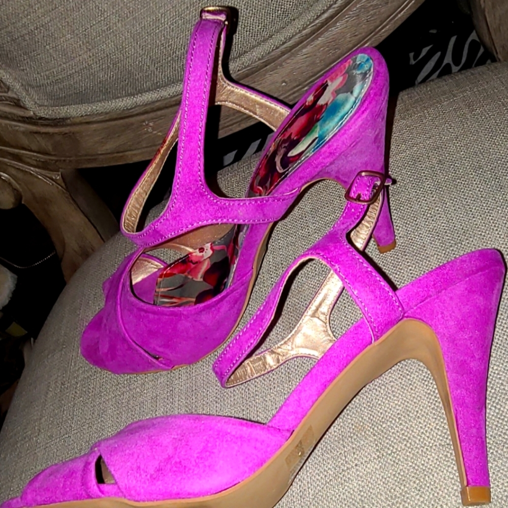 Magenta purple ankle strap heels size 8